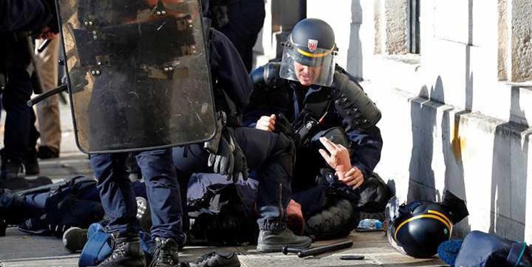 تصاویر|بازداشت ۳۷ نفر در تظاهرات مهاجران در فرانسه