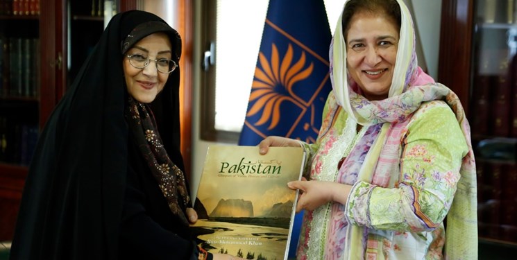 اعلام نیاز پاکستان به تجربه‌های کتابخانه ملی ایران در مرمت اسناد