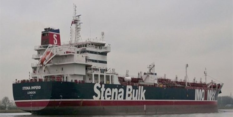 اولین تصاویر از داخل نفتکش متخلف؛ پرچم ایران بر فراز کشتی انگلیسی