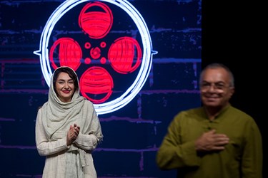 مسعود فروتن و هانیه توسلی  در مراسم اختتامیه جشنواره فیلم سینما تورز