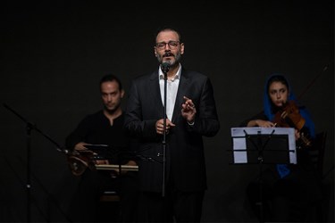 اجرای علیرضا قربانی در  مراسم اختتامیه جشنواره فیلم سینما تورز