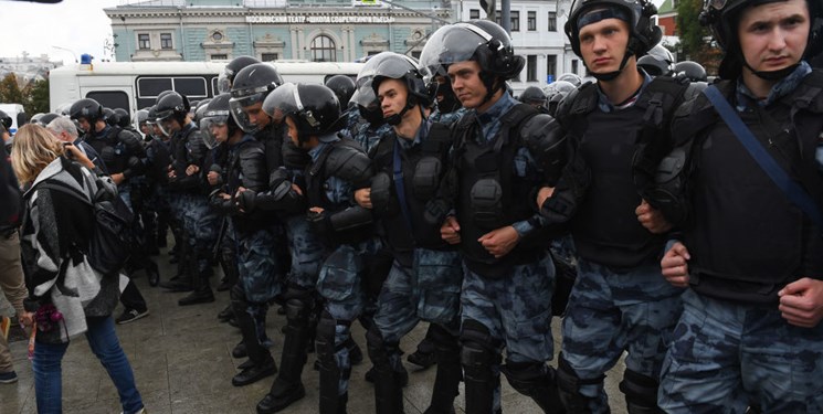 پلیس روسیه 600 نفر را در تظاهرات غیرقانونی در مسکو بازداشت کرد