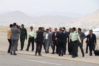 ورود وزیر کشور به فرودگاه شهرکرد