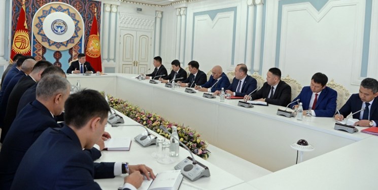 برگزاری نشست فوق العاده شورای امنیت و پارلمان قرقیزستان 