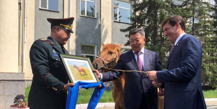 سفر وزیر دفاع آمریکا به مغولستان با هدف مقابله با روسیه و چین