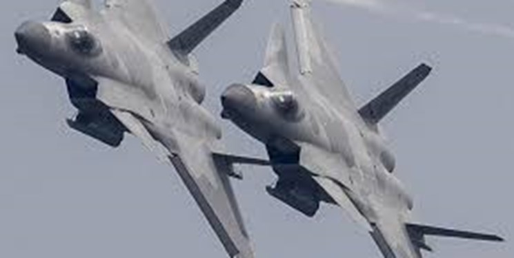 چین قدرت خود را به رخ آمریکا کشید؛ پرواز 7 فروند جنگنده پیشرفته «جی-20»