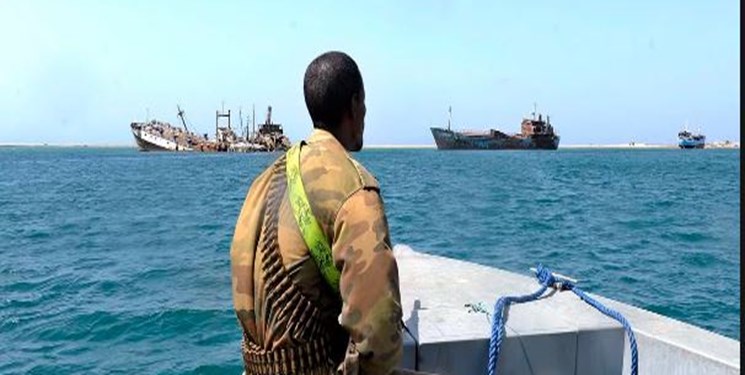 آزادی یک گروگان ایرانی دزدان دریایی سومالی/ شرایط هولناک 3 گروگان دیگر