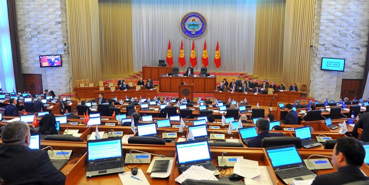رئیس جمهور قرقیزستان مصوبه پارلمان را باز گرداند