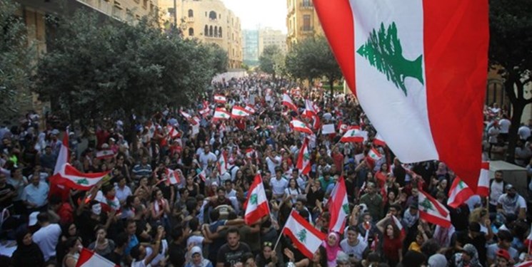 ششمین روز تظاهرات لبنان؛ معترضان مقابل بانک مرکزی