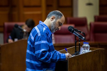  احمدرضا لشکری‌پور در پنجمین جلسه دادگاه رسیدگی به جرایم  شرکت دارویی رسا 