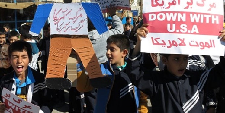 راهپیمایی با شکوه 13 آبان در شازند برگزار شد