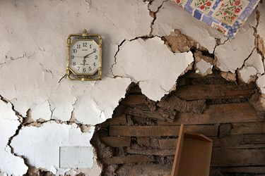 یک روز پس از زلزله آذربایجان 