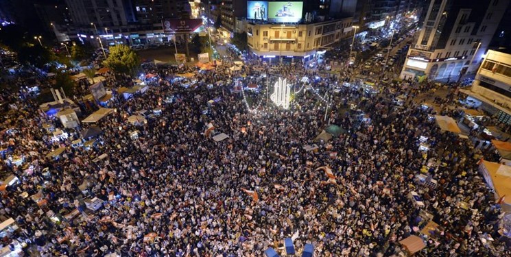 بیست و پنجمین روز تظاهرات لبنان؛ تحصن مردم در برابر منازل سیاستمداران