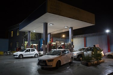 پمپ بنزین های اراک در شب سهمیه بندی بنزین