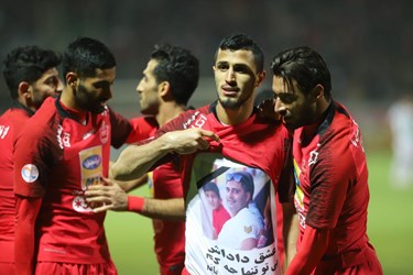 گزارش تصویری از برد پرگل پرسپولیس مقابل ذوب آهن