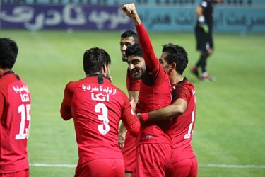 گزارش تصویری از برد پرگل پرسپولیس مقابل ذوب آهن