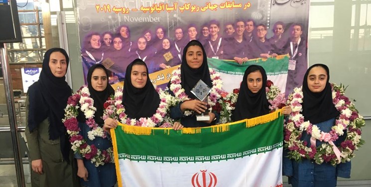 دانش‌آموزان ایرانی بر سکوی اول مسابقات ربوکاپ روسیه/ روایت سخت‌کوشی این نوجوانان