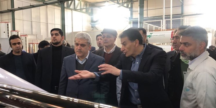 افتتاح خط تولید آب‌گرمکن و آب‌شیرین‌کن خورشیدی در اصفهان + تصاویر