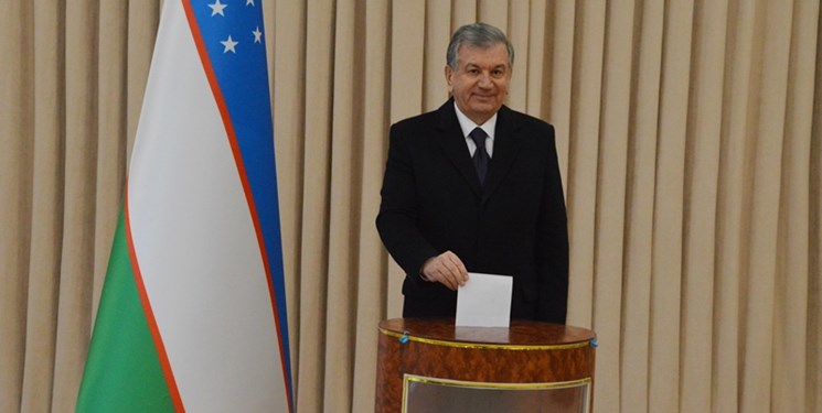 حضور مردم و رئیس جمهور ازبکستان در انتخابات پارلمانی + تصاویر