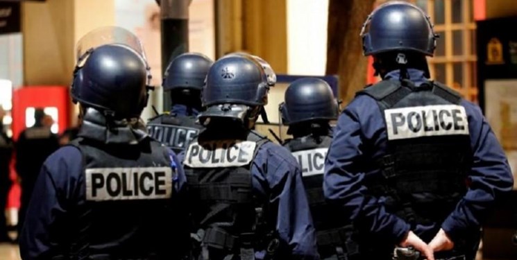 پلیس فرانسه 9 نفر را در ارتباط با حادثه چاقو کشی پاریس دستگیر کرد