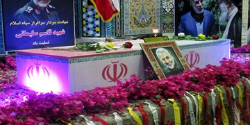 تشییع نمادین شهید سپهبد سلیمانی در بندر دیر/ ادای احترام دیری‌ها به سیدالشهدای مقاومت