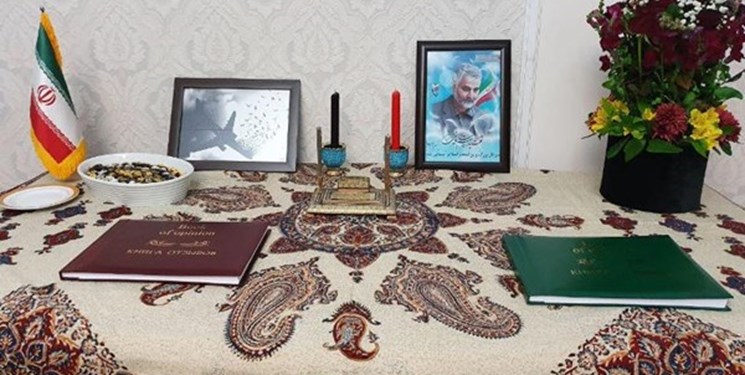 دفاتر یادبود شهید سلیمانی و جان باختگان سانحه هوایی در سفارت ایران در تاشکند