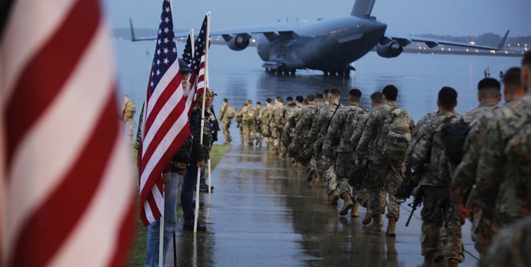 رویترز: پنتاگون خروج نظامیان آمریکایی از افغانستان را متوقف نکرده است