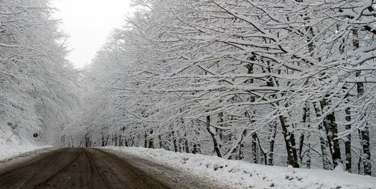 تداوم بارش برف در آذربایجان غربی/ ارتفاع برف در برخی شهرها به نیم متر رسید