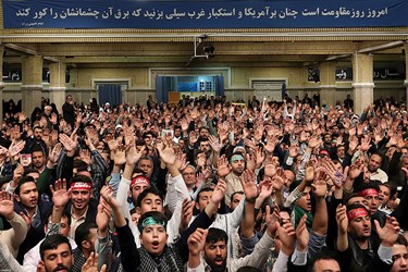 دیدار هزاران تن از قشرهای مختلف مردم با رهبر انقلاب اسلامی