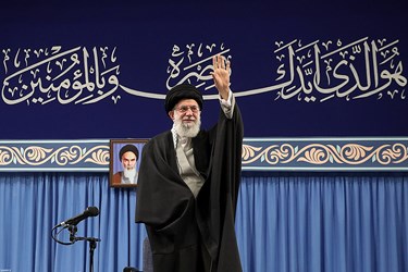 دیدار هزاران تن از قشرهای مختلف مردم با رهبر انقلاب اسلامی