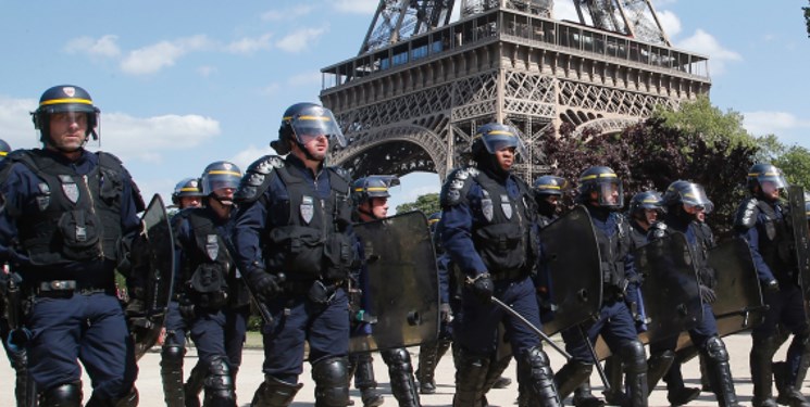 پلیس فرانسه تجمع روز شنبه مخالفان دولت را ممنوع اعلام کرد