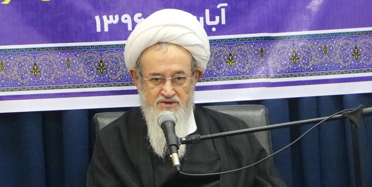 قرائت وصیت‌نامه آیت‌الله طبرسی در شب وداع/ تاکید بر حفظ انقلاب و پیروی از رهبری