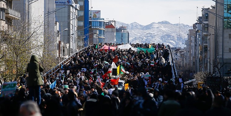 اذعان شبکه صهیونیستی به حضور «انبوه جمعیت» در راهپیمایی ۲۲ بهمن
