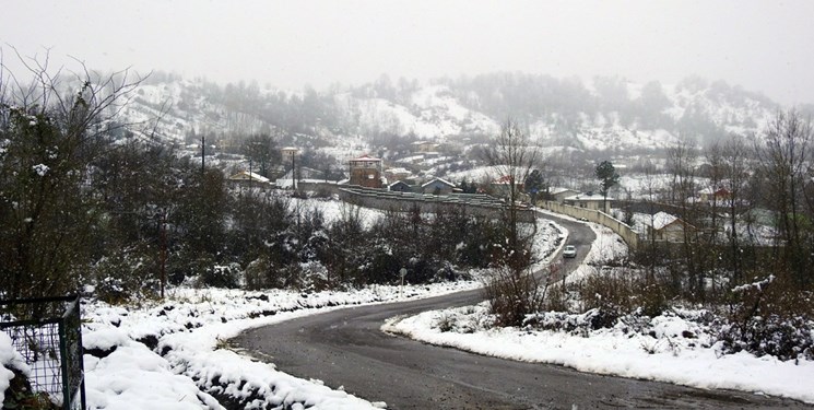 اختلال در زندگی عادی مردم استان گیلان در پی تداوم بارش برف+ عکس و فیلم