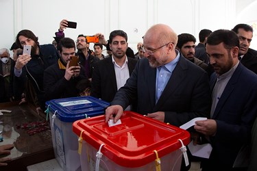 قایباف در صف رأی حاشیه تهران