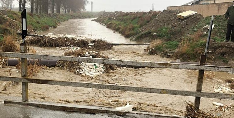 سیلاب در پل مواصلاتی روستای زرنان بالا و پایین شهرستان قدس