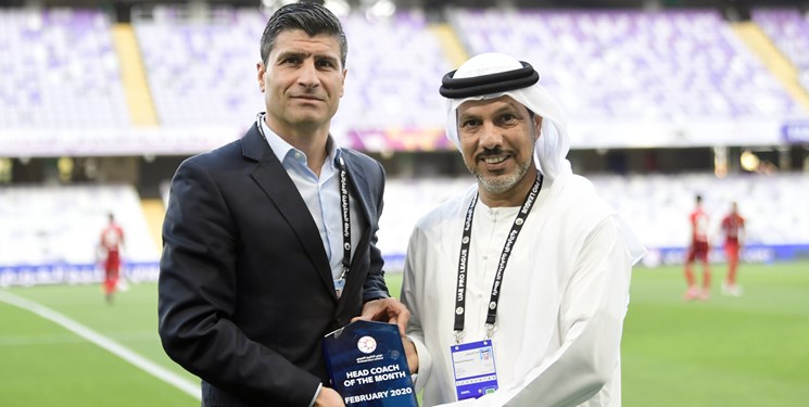 رقیب قلعه نویی جایزه بهترین مربی ماه لیگ امارات را دریافت کرد+عکس