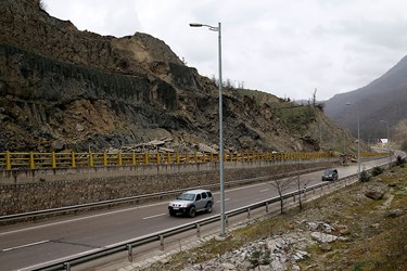 ریزش کوه در آزادراه تهران شمال 