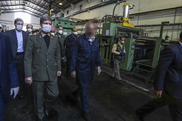 بازدید امیر سرتیپ حاتمی وزیر دفاع و پشتیبانی نیروهای مسلح از کارخانه تولید ماسک های پیشرفته فیلتردار یونی