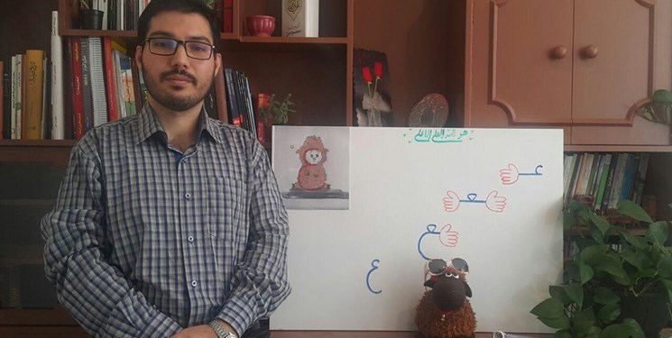 خلاقیت یک معلم تبریزی در روزهای کرونایی/ تدریس با عروسک‌های قصه‌گو + فیلم و عکس