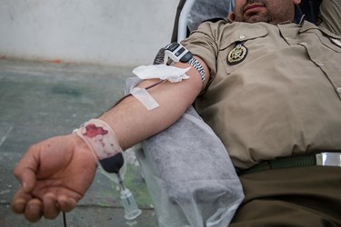 حضور کادر نیروی زمینی ارتش در نقاهتگاه 2 هزار تخت خوابی برای اهدای خون