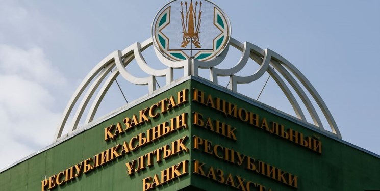 محدودیت برداشت پول نقد از بانک‌های قزاقستان