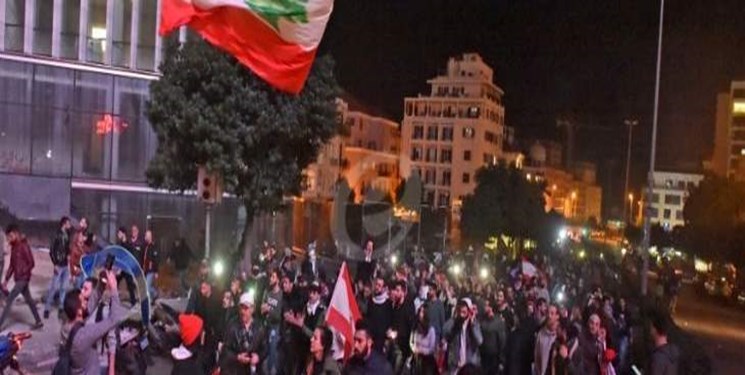 اعتراضات شبانه در طرابلس و چند شهر دیگر لبنان