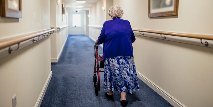 ضربه کرونا به سالمندان انگلیس؛ مرگ و میر در خانه‌های سالمندان از بیمارستان‌ها بیشتر شد