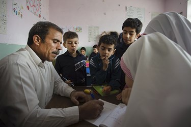 غلامحسن ابوالقاسمی معلم ۴۷ساله روستای سیدآباد خمین است که مدت ۲۵سال سابقه تدریس در مقطع ابتدایی را دارد