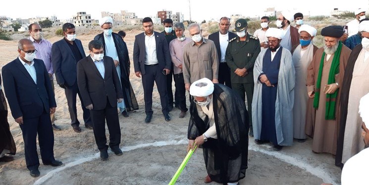 کلنگ ساختمان مرکز مدیریت حوزه علمیه هرمزگان در بندرعباس به زمین زده شد+عکس