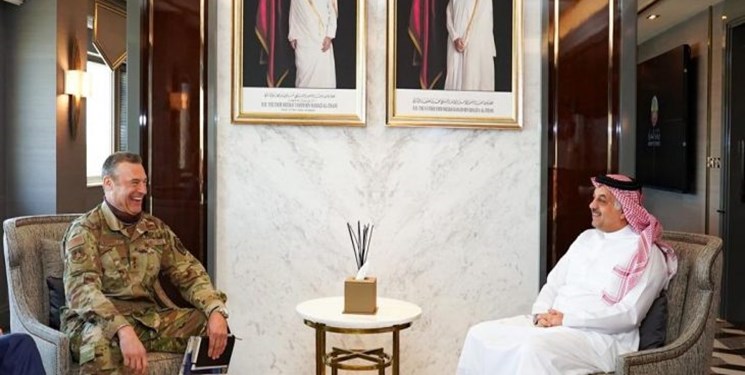 فرمانده نیروی هوایی آمریکا در خاورمیانه با وزیر دفاع قطر دیدار کرد