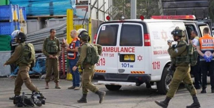 عکس | زخمی شدن یک نظامی صهیونیست در تل‌آویو