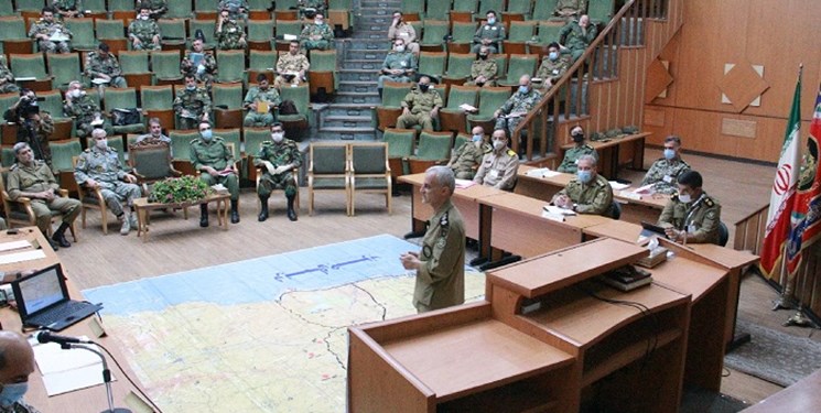 برگزاری رزمایش روی نقشه مقابله با گروهک‌های تروریستی در دافوس ارتش