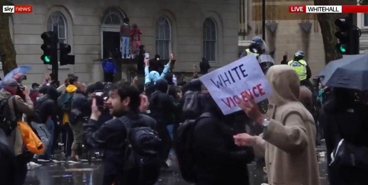 فیلم  | درگیری پلیس لندن با تظاهرات کنندگان ضد نژادپرستی